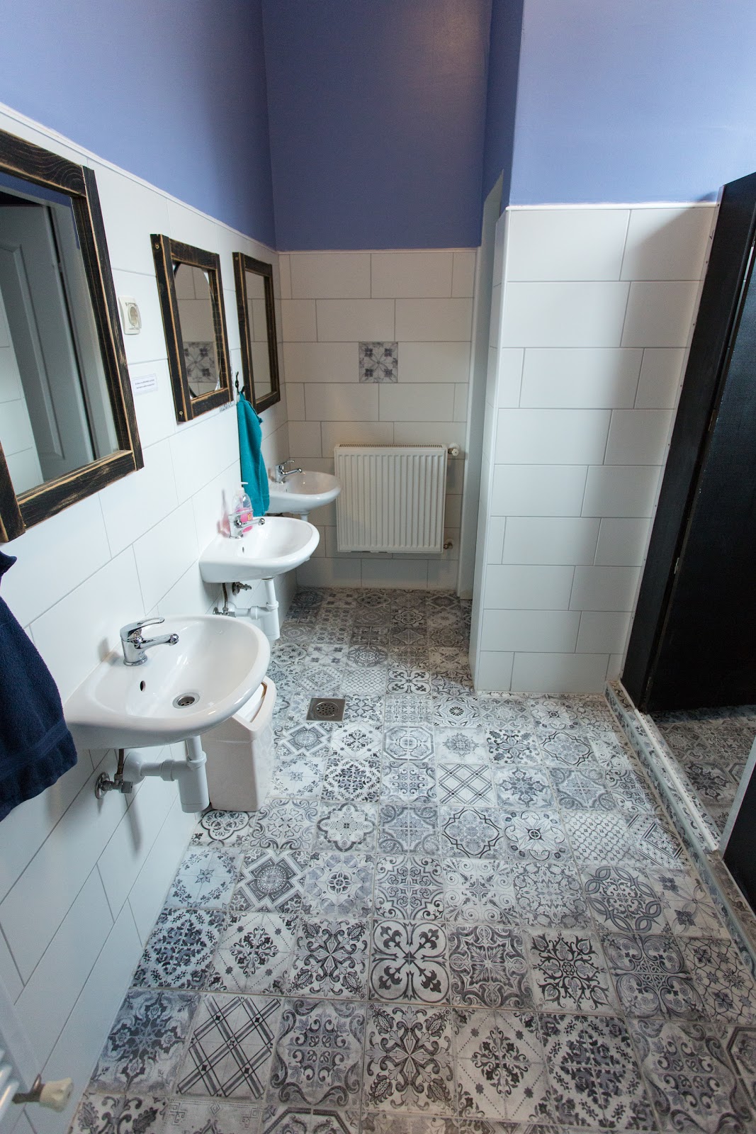 Falling Lakes Hostel - photo 3