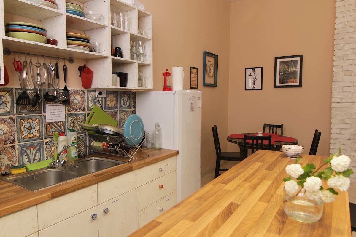 Falling Lakes Hostel - photo 4