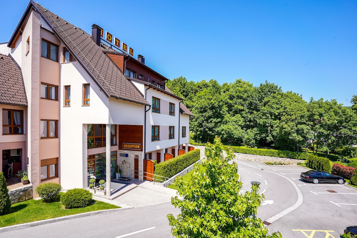 Hotel & Restaurant & Spa Degenija Plus