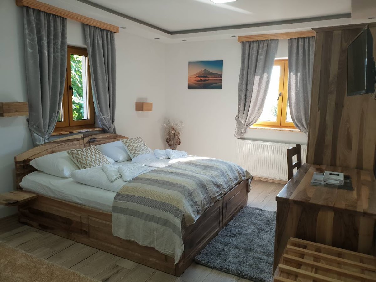 Rustic Inn River - photo 5