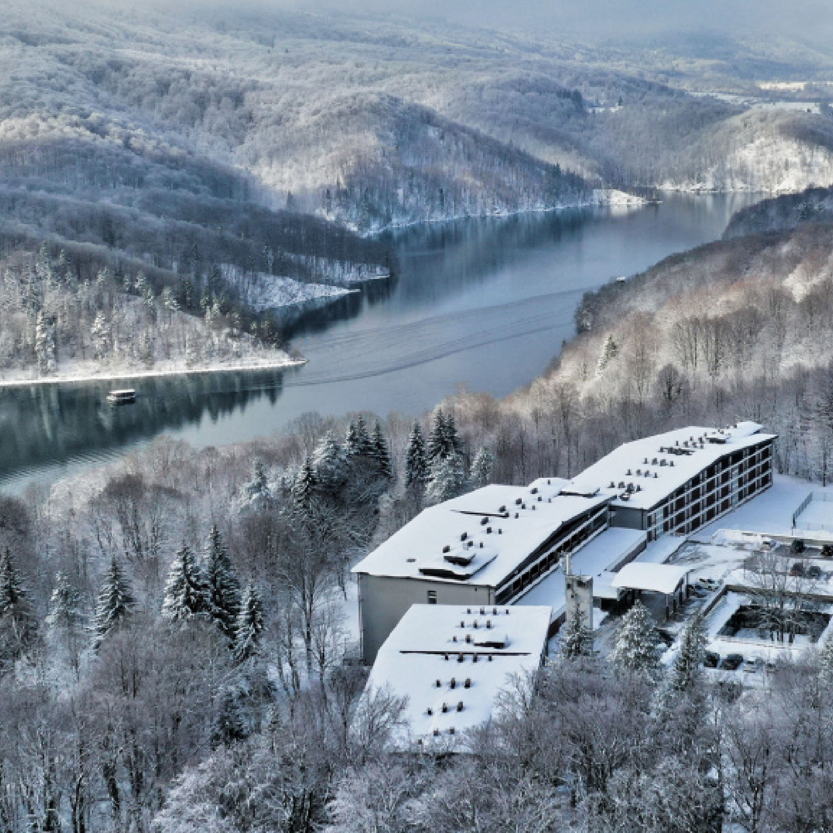 Winter Snowshoeing at Plitvice Lakes - photo 4