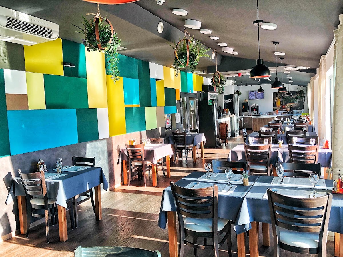 16 Lakes Restaurant - photo 4