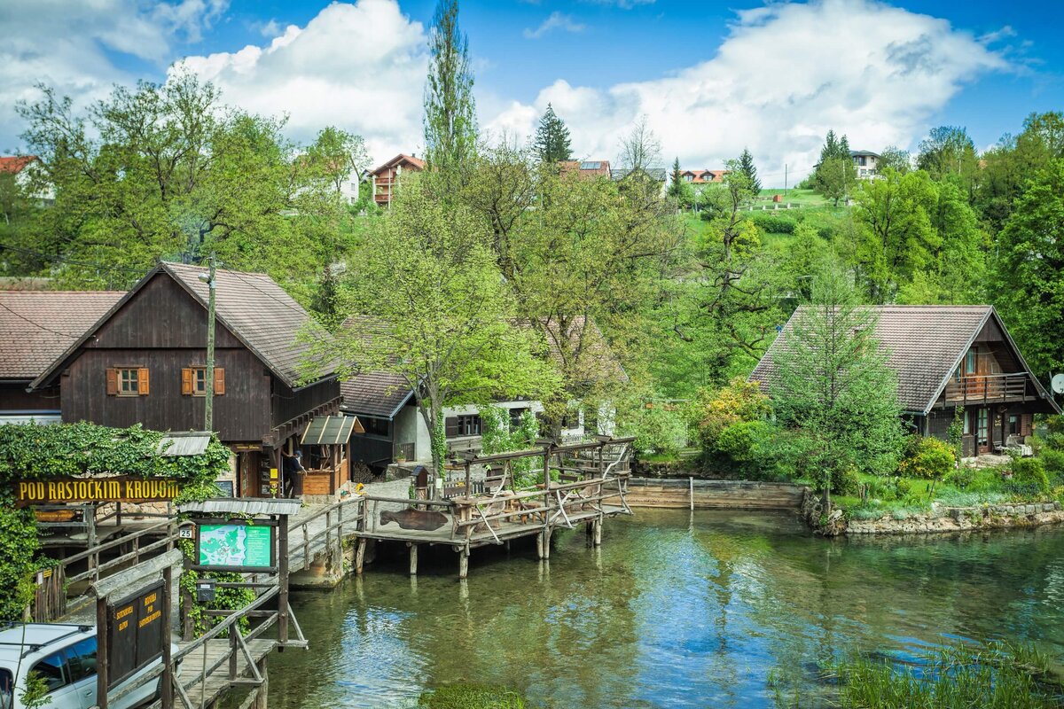 Konoba Pod rastočkim krovom